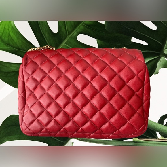 Authentic Versace Medusa Nappa Leather Quilted Red Shoulder bag Retail 1,600$ - Picture 3 of 16